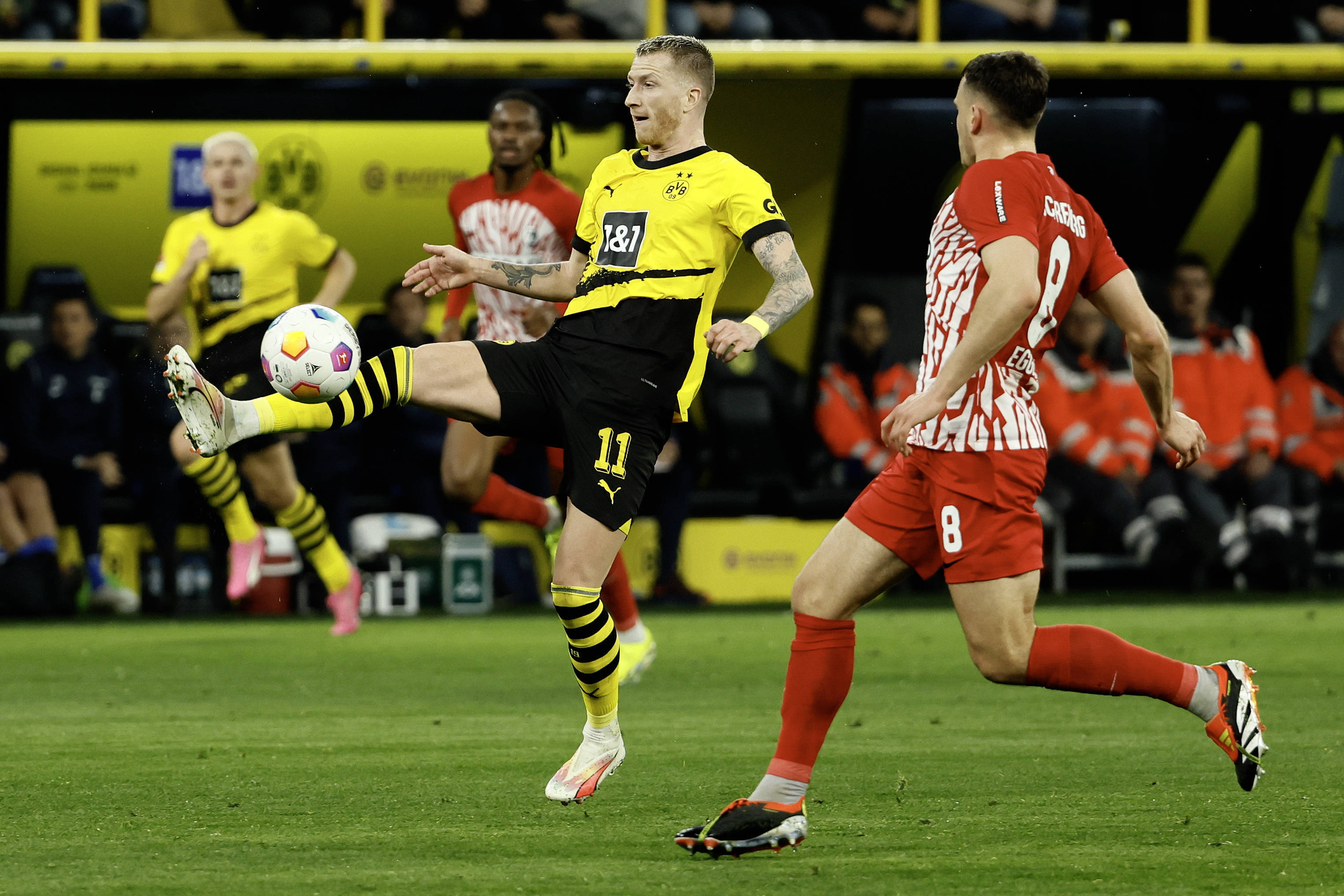 德甲倒计时,多特蒙德赛后远射贴柱,细节引发关注,震撼外界,纪律约束更严格的简单介绍 德甲倒计时,多特蒙德赛后远射贴柱,细节引发关注,震撼外界,纪律约束更严格的简单介绍