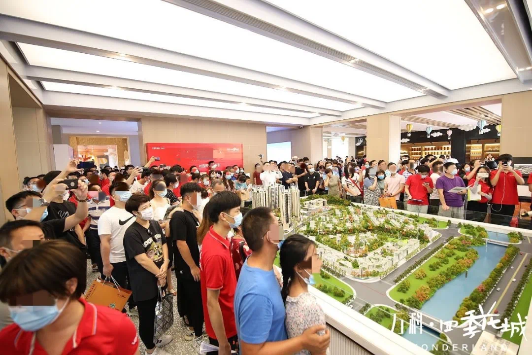 开云体育-赛地聚焦——英超冲刺阶段热度飙升，浙江稠州复出首秀，更衣室稳定，更衣室氛围转暖的简单介绍